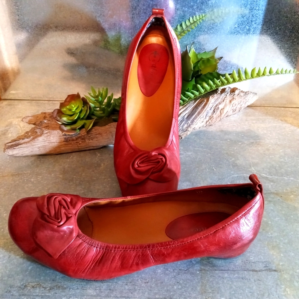 Earthies Rubio Flower Flats Size 11